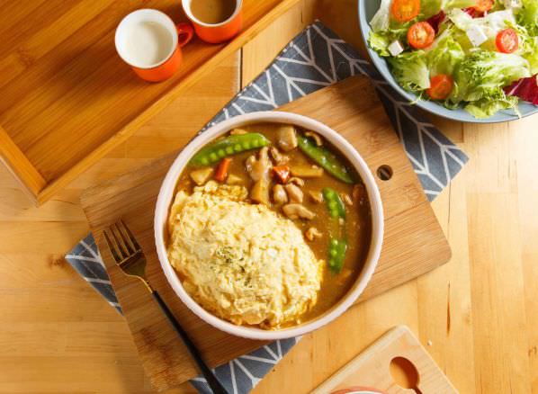 森林小徑精誠店享受美食